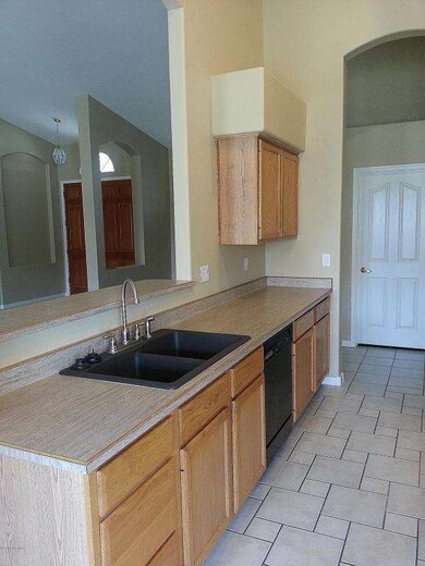 Kitchen- Sink / Bar
