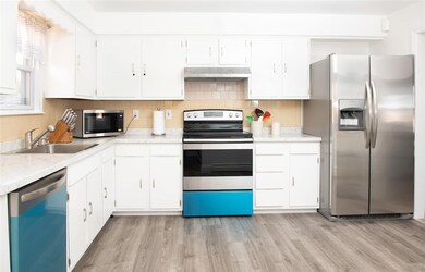 275 W Main Rd unit 2, Middletown, RI 02842 - photo 6