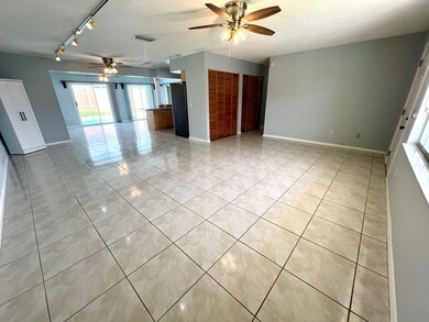 3119 Caribb Way, Lake Worth, FL 33462 - photo 6