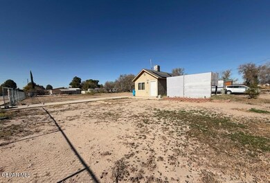 10929 Donna Marie Dr, Socorro, TX 79927 - photo 4