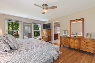 2435 Saranac Ct, Glenview, IL 60026 - photo 3