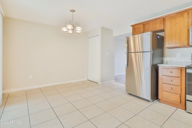 021-photo-dining-room-11958893