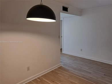 3559 Magellan Cir unit 3222, Miami, FL 33180 - photo 2