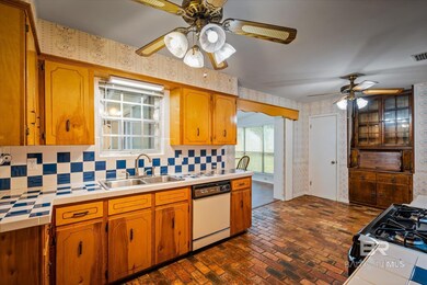 7300 Cypress Ave, Daphne, AL 36526 - photo 4