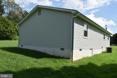 292 Thompson Hollow Rd, Bentonville, VA 22610 - photo 4