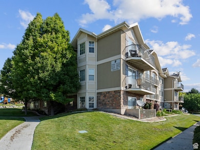 2119 N Aurora Way unit F, Saratoga Springs, UT 84045 - photo 3