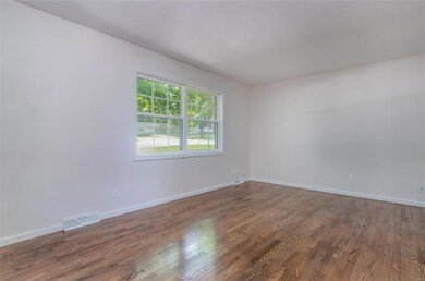 301 Walter St, Farmington, MO 63640 - photo 4