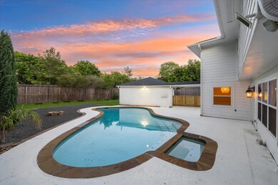 4810 Bayou Vista Dr, Houston, TX 77091 - photo 2