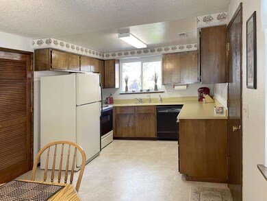 734 Brookside Cir, Rogue River, OR 97537 - photo 4