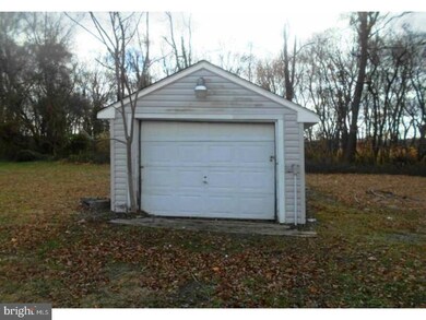 121 S Pemberton Rd, Pemberton, NJ 08068 - photo 2