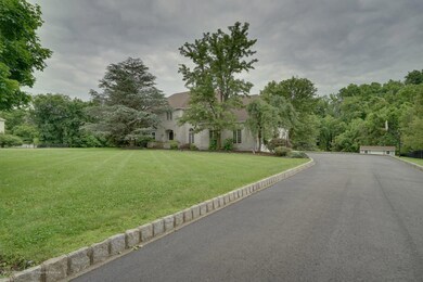 18 Riverside Ln, Holmdel, NJ 07733 - photo 2