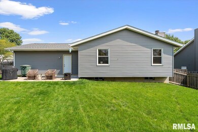 1433 W 48th St, Davenport, IA 52806 - photo 5