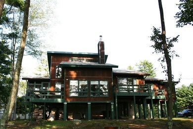 138 Hemlock Point Ct, Hawley, PA 18428 - photo 4