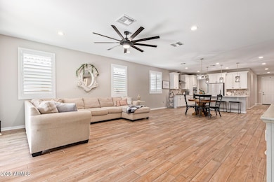 7609 W Odeum Ln, Phoenix, AZ 85043 - photo 5