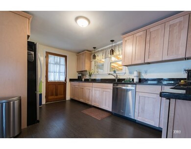 39 Rockway Rd, Peabody, MA 01960 - photo 4