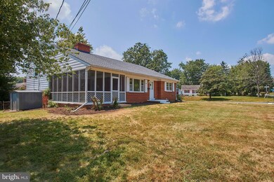 5851 Glen Forest Dr, Falls Church, VA 22041 - photo 2