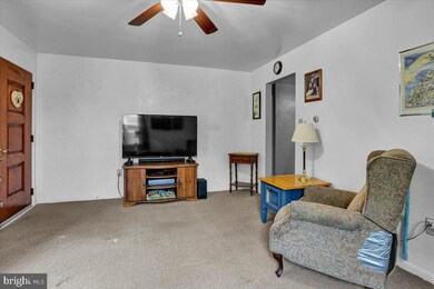 620 W Bellevue Ave, Reading, PA 19605 - photo 7