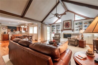 10405 Mohawk Ln, Leawood, KS 66206 - photo 6