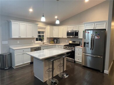 288 Pequot Ave, Warwick, RI 02889 - photo 3