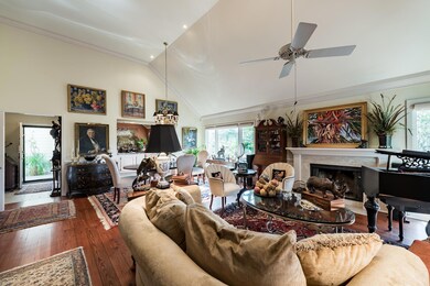 1017 Embassy Row Way Seabrook-large-010-