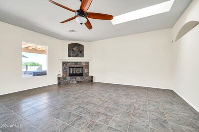 24919 W Quails Nest Ln-6