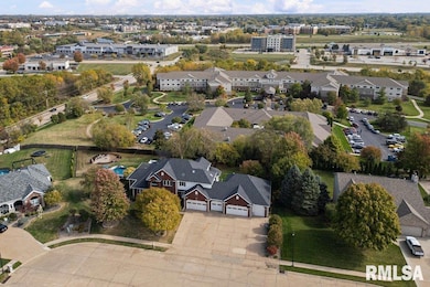 2924 E 45th Ct, Davenport, IA 52807 - photo 4