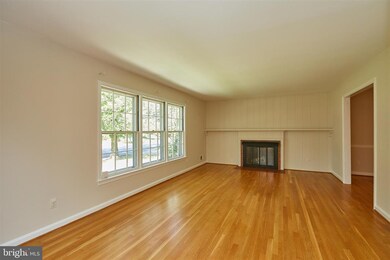 2419 Claremont Dr, Falls Church, VA 22043 - photo 5