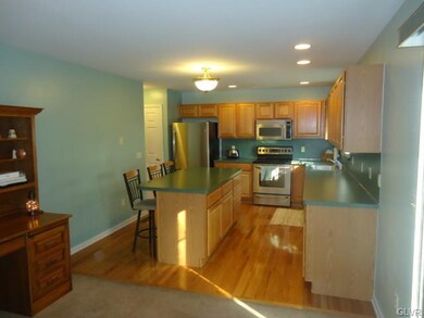 4510 Troxell Dr, Whitehall, PA 18052 - photo 7