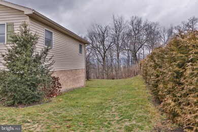 261 Topaz Dr, Chambersburg, PA 17202 - photo 4