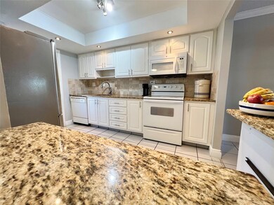 Park Layne Tower unit 36, Hallandale Beach, FL 33009 - photo 5