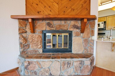 Unit1Fireplace