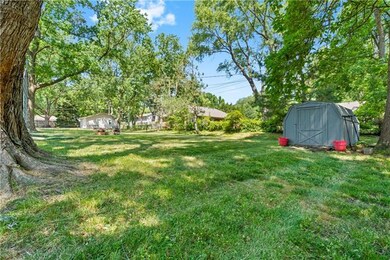 907 NW B St, Blue Springs, MO 64015 - photo 5