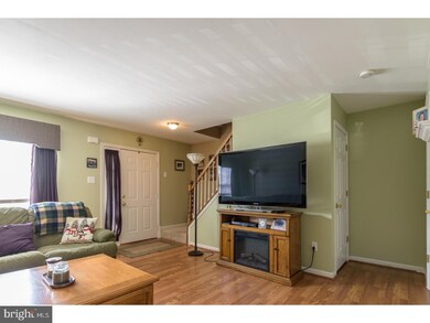 114 Westminster Ct, Harleysville, PA 19438 - photo 3