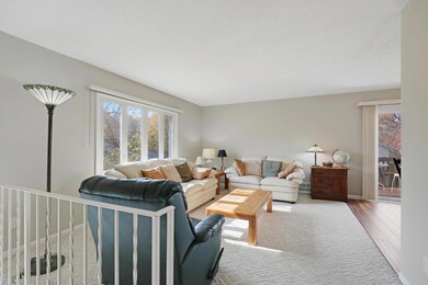 10471 Yorktown Ln N, Maple Grove, MN 55369 - photo 3