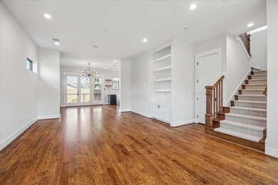 815 Ralfallen St, Houston, TX 77008 - photo 3