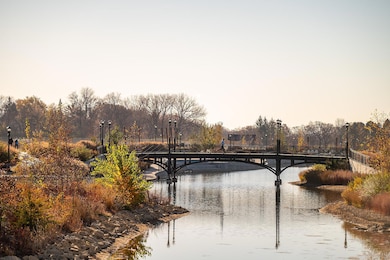 909 Mount Curve Blvd unit F, Saint Paul, MN 55116 - photo 4