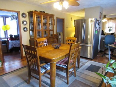 551 Dartmouth St, South Dartmouth, MA 02748 - photo 5