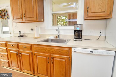 9314 Santayana Dr, Fairfax, VA 22031 - photo 4