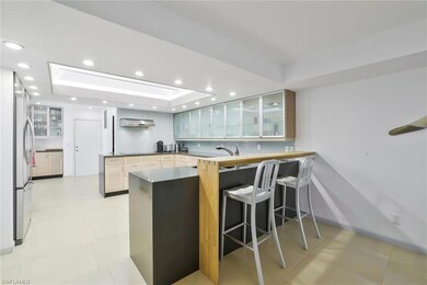 Spacious kitchen with breakfast bar