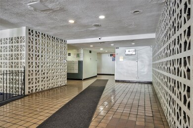 83-30 Vietor Ave unit 417, Elmhurst, NY 11373 - photo 3