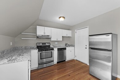 83 Pleasant St unit 6, Marblehead, MA 01945 - photo 5