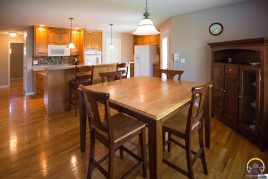 3707 SW Lincolnshire Rd, Topeka, KS 66610 - photo 5