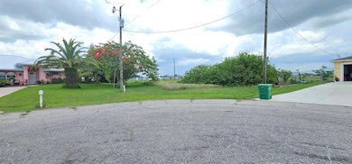 9008 Abel Ct, Port Labelle, FL 33935 - photo 3