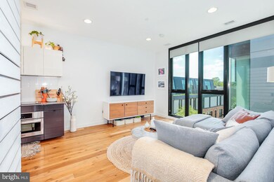 Chapman Stables unit 522, Washington, DC 20001 - photo 7