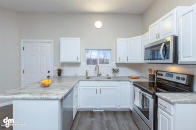 2.   07-Kitchen-ELKO7411