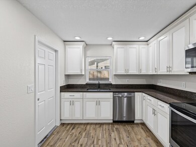 1918 Montego Ct, Oldsmar, FL 34677 - photo 5