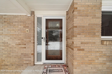 06-3910-Barton-Rd-Lansing-MI-48917-Windo
