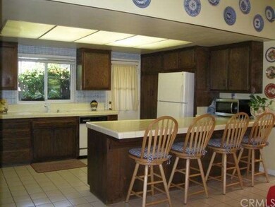 223 Hanover Dr, Costa Mesa, CA 92626 - photo 4