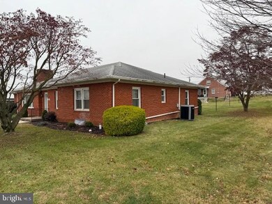 300 N Franklin St, Waynesboro, PA 17268 - photo 4