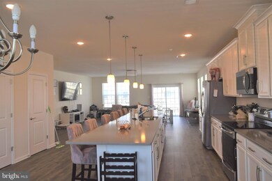 6947 Stoddert Ln, Landover, MD 20785 - photo 7